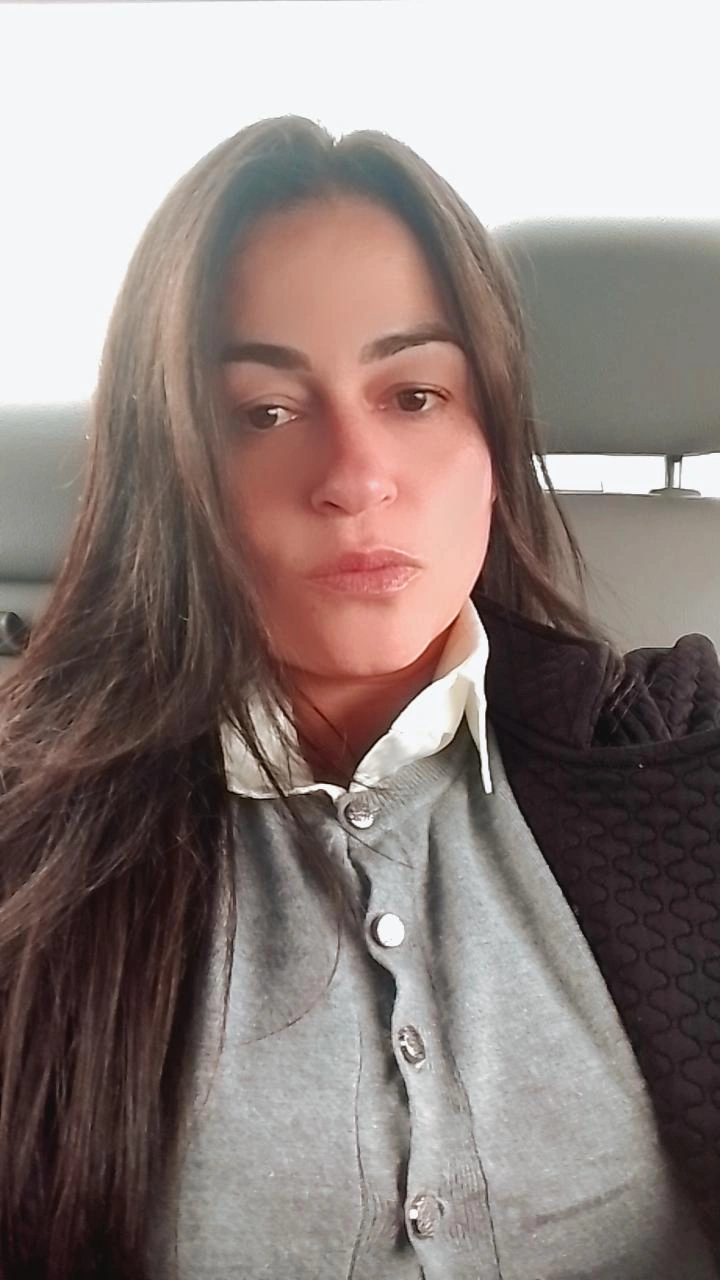 LEANI DE BOTELHO LEAN